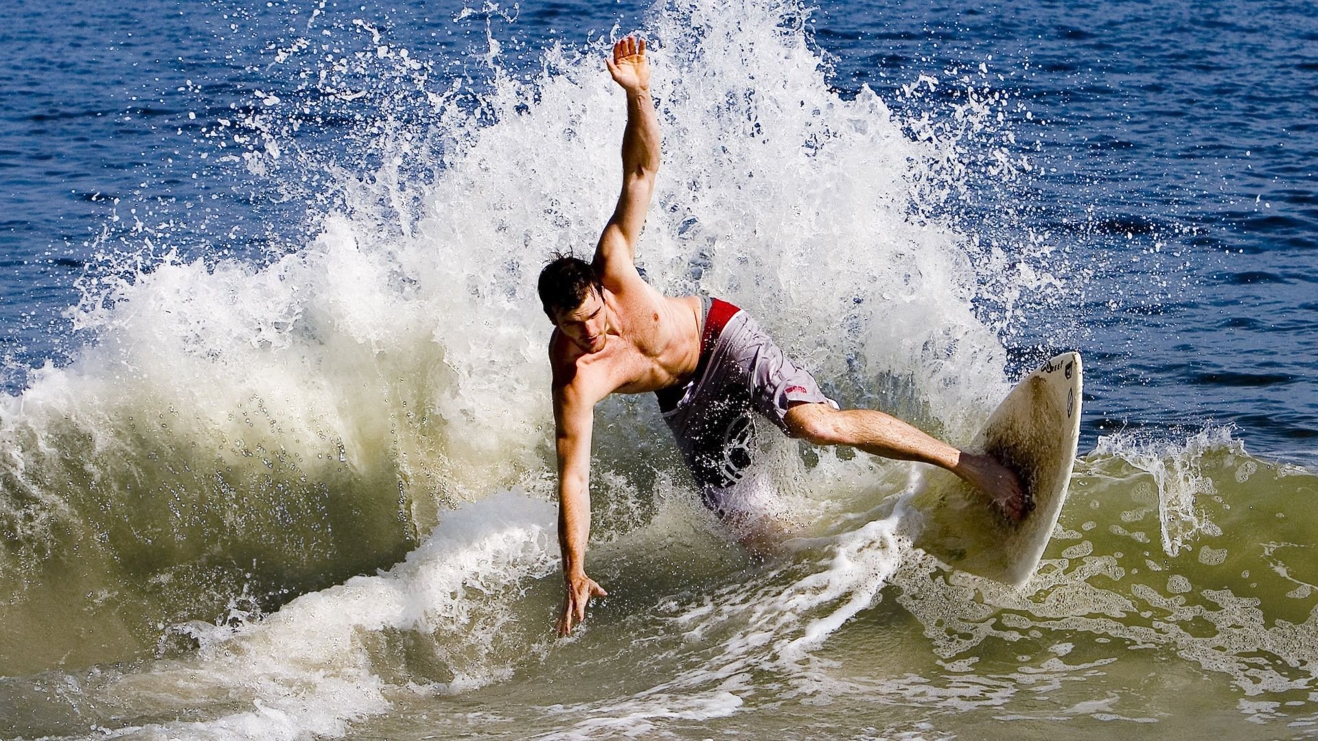 勇士主场布置加入复古元素致敬队史经典，勇士队重建